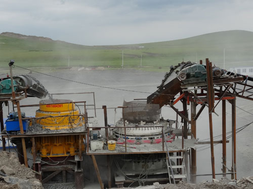內(nèi)蒙古呼倫貝爾SC1380復合圓錐破碎機客戶現(xiàn)場